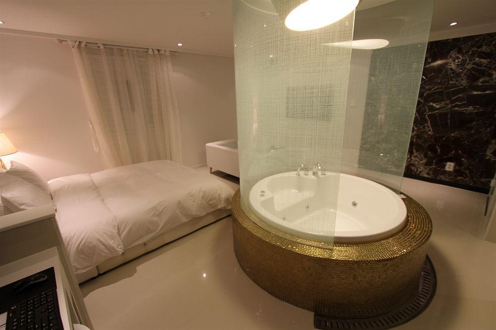 A7 Hotel