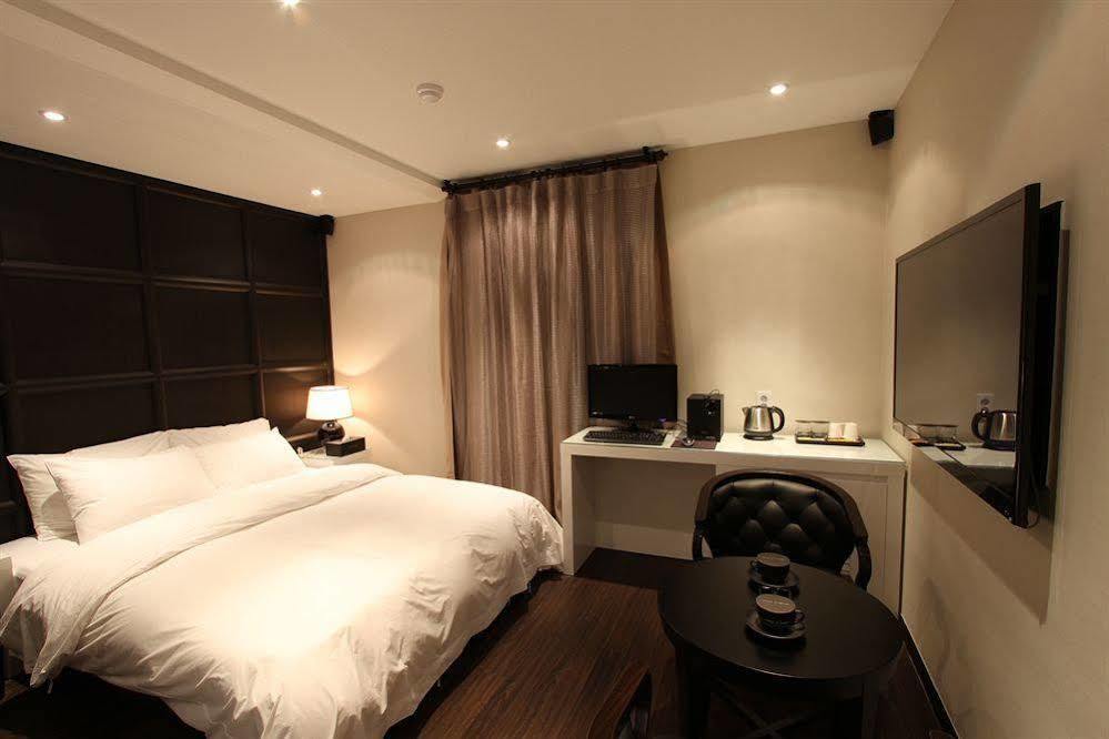 A7 Hotel